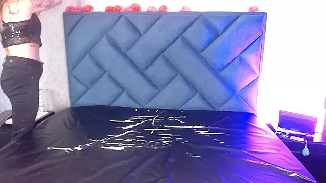 Lia tomson online show from 02/21/26, 07:05