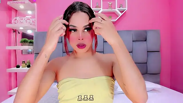 ManuelaJohnson online show from 04/17/26, 12:41