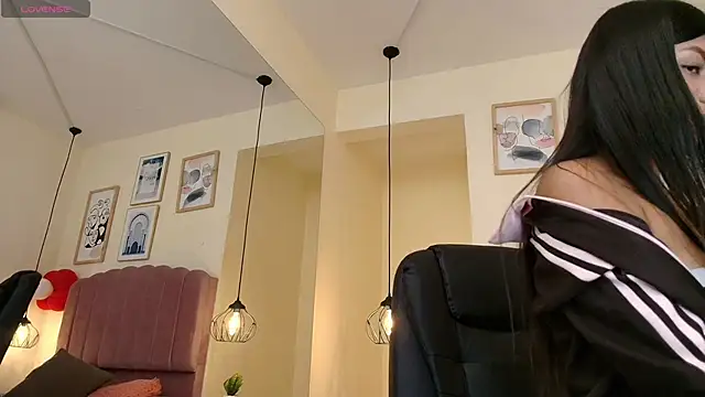 Ateneaaa  online show from 03/30/26, 07:48