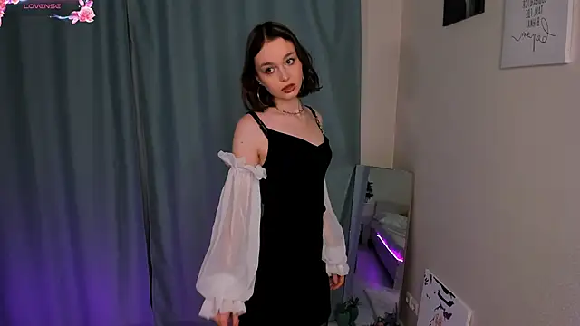 LillianPerry online show from 02/15/26, 08:19