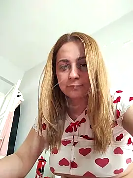 Snapshot of Talyats06 chatting on 02/17/26, 12:57 Talyats06 online show from 02/17/26, 12:57