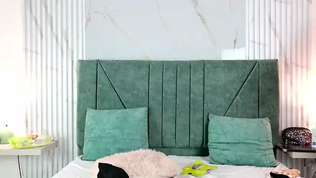 Kendall  11 online show from 04/09/26, 04:14