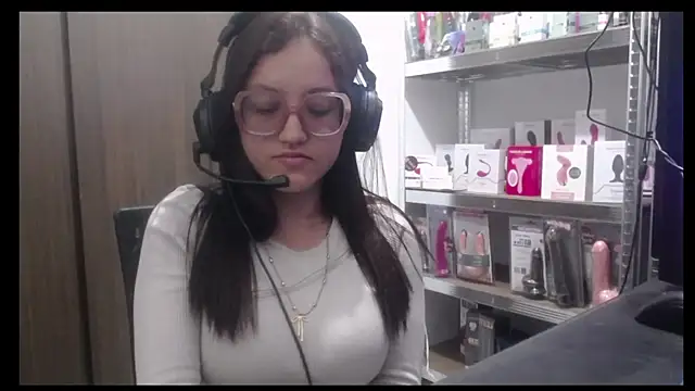 Snapshot of sheryl_25 chatting on 02/25/26, 02:45 sheryl 25 online show from 02/25/26, 02:45