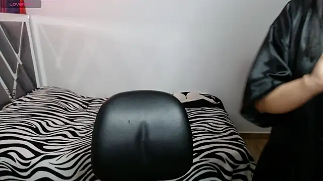 paula lopez   online show from 04/12/26, 06:55