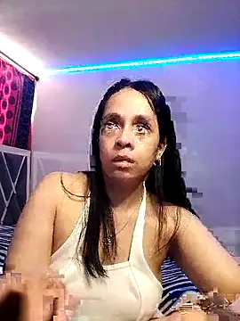 Snapshot of paula_lopez__ chatting on 06/25/26, 06:35 paula lopez online show from 06/25/26, 06:35