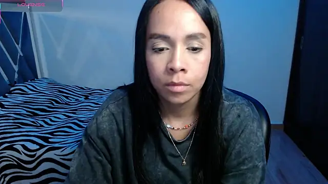 Snapshot of paula_lopez__ chatting on 07/08/26, 11:27 paula lopez online show from 07/08/26, 11:27