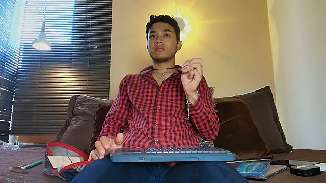 Snapshot of Damon_Salvarote_S chatting on 02/14/26, 07:47 Damon Salvarote S online show from 02/14/26, 07:47