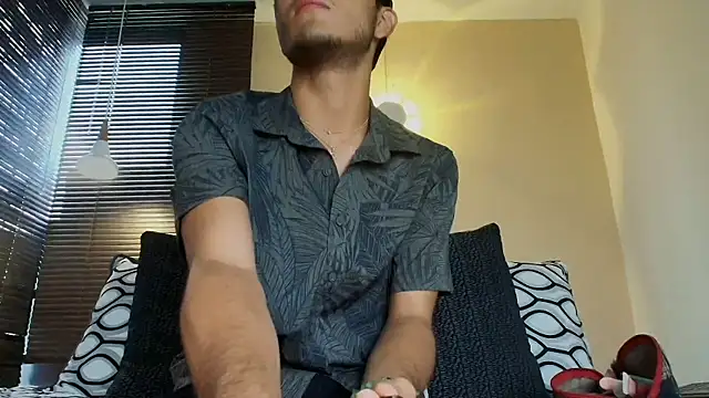 Snapshot of Damon_Salvarote_S chatting on 02/19/26, 07:44 Damon Salvarote S online show from 02/19/26, 07:44