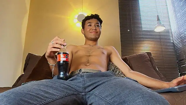 Snapshot of Damon_Salvarote_S chatting on 02/13/26, 07:58 Damon Salvarote S online show from 02/13/26, 07:58