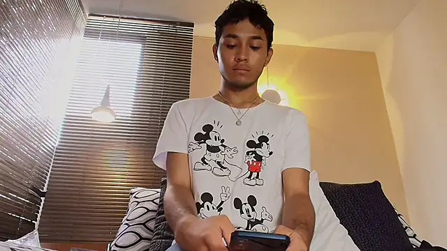 Snapshot of Damon_Salvarote_S chatting on 02/17/26, 07:33 Damon Salvarote S online show from 02/17/26, 07:33