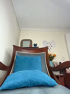 LilaRvsh online show from 04/15/26, 05:17