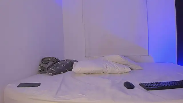 Snapshot of _FuckingYoungs_ chatting on 02/13/26, 01:05 FuckingYoungs online show from 02/13/26, 01:05