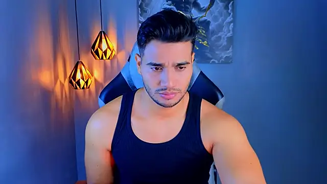 AndresRodriguez1 online show from 04/19/26, 11:44