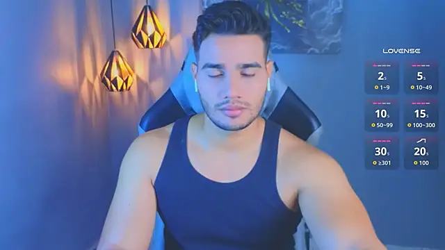 AndresRodriguez1 online show from 04/15/26, 10:54