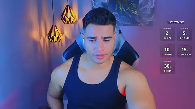 AndresRodriguez1 online show from 04/04/26, 12:17