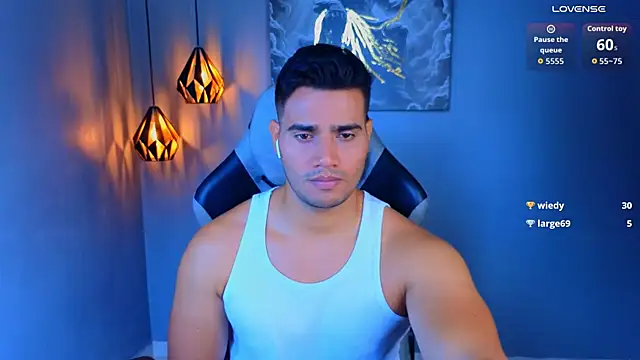 AndresRodriguez1 online show from 05/01/26, 02:44