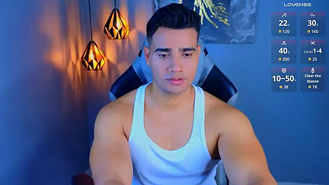AndresRodriguez1 online show from 04/29/26, 12:53