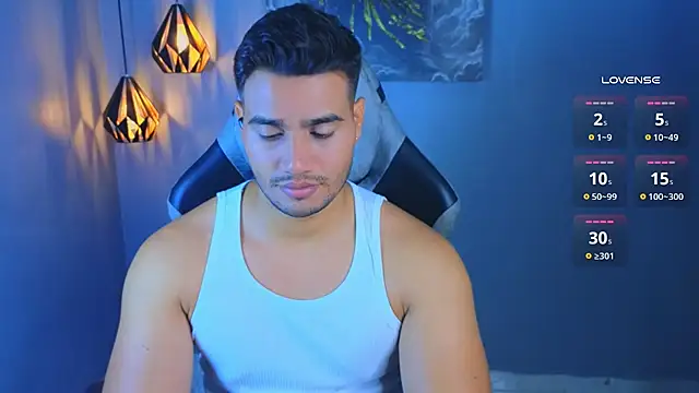 AndresRodriguez1 online show from 04/10/26, 11:34