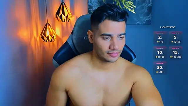 Snapshot of AndresRodriguez1 chatting on 02/19/26, 01:30 AndresRodriguez1 online show from 02/19/26, 01:30