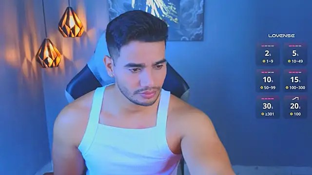 AndresRodriguez1 online show from 04/18/26, 12:51