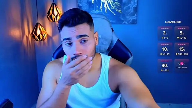 AndresRodriguez1 online show from 04/23/26, 12:29