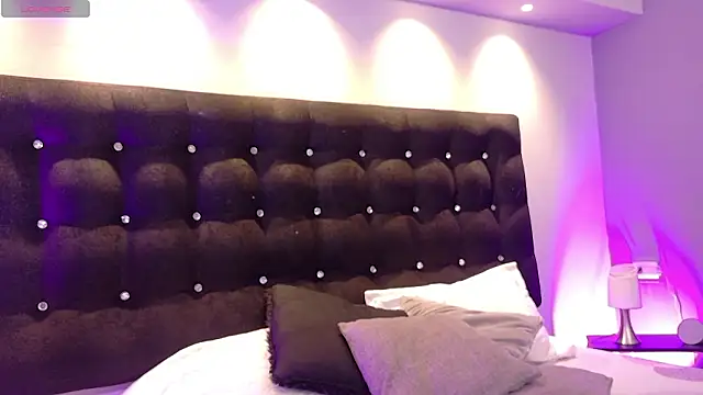 Aitana Oliveira online show from 02/12/26, 07:57