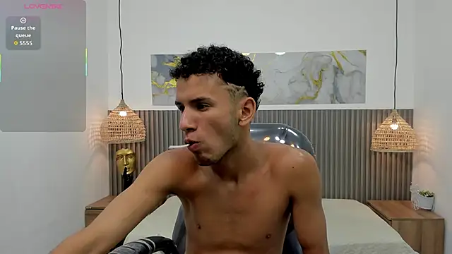 JDWhite18 online show from 04/11/26, 04:09