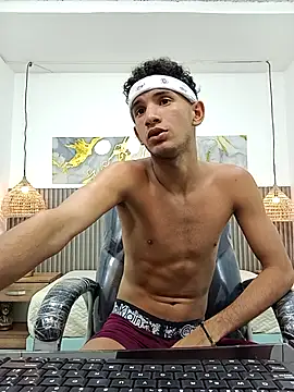 JDWhite18 online show from 04/10/26, 04:08