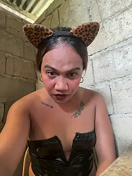 Snapshot of Queen-barbie chatting on 02/16/26, 03:05 Queen-barbie online show from 02/16/26, 03:05