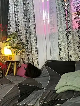 Queen-barbie online show from 05/13/26, 05:47