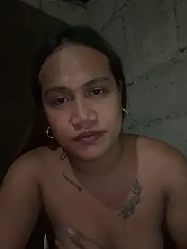 Snapshot of Queen-barbie chatting on 02/11/26, 03:23 Queen-barbie online show from 02/11/26, 03:23