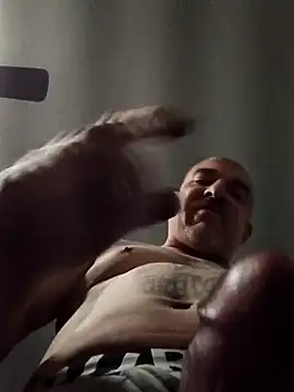 Snapshot of kloudmycock chatting on 02/27/26, 01:06 kloudmycock online show from 02/27/26, 01:06