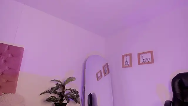 im oleiderr online show from 03/06/26, 04:07