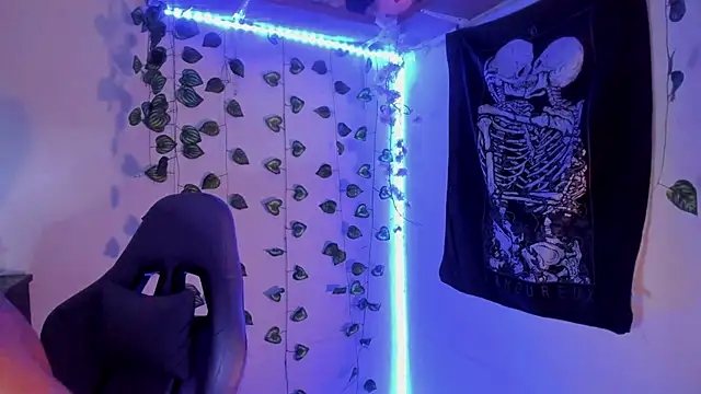 Snapshot of Aaron_Hopper chatting on 02/24/26, 01:01 Aaron Hopper online show from 02/24/26, 01:01