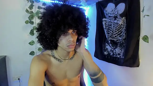 Snapshot of Aaron_Hopper chatting on 02/17/26, 12:57 Aaron Hopper online show from 02/17/26, 12:57