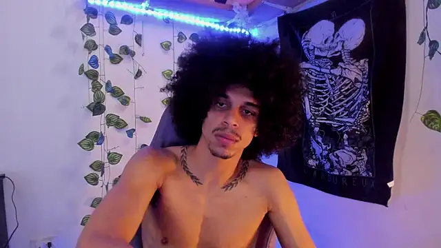 Snapshot of Aaron_Hopper chatting on 03/02/26, 01:29 Aaron Hopper online show from 03/02/26, 01:29