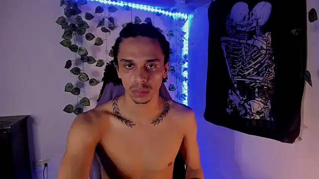 Snapshot of Aaron_Hopper chatting on 02/08/26, 01:20 Aaron Hopper online show from 02/08/26, 01:20