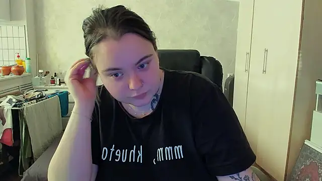 Snapshot of katya_idinax chatting on 02/07/26, 11:18 katya idinax online show from 02/07/26, 11:18