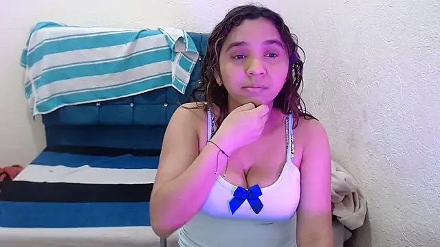 Snapshot of miiia_perez chatting on 02/11/26, 04:18 miiia perez online show from 02/11/26, 04:18