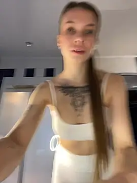 Snapshot of ElyseeXXX chatting on 02/07/26, 12:07 ElyseeXXX online show from 02/07/26, 12:07