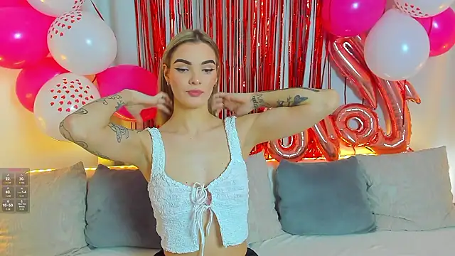 Snapshot of SinLuna_ chatting on 02/05/26, 04:03 SinLuna online show from 02/05/26, 04:03