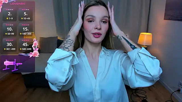 Snapshot of SinLuna_ chatting on 02/23/26, 05:02 SinLuna online show from 02/23/26, 05:02