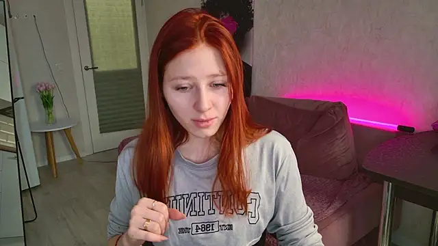 Snapshot of Weisser_Moon chatting on 02/07/26, 05:37 Weisser Moon online show from 02/07/26, 05:37