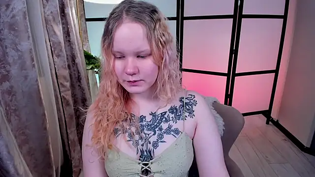 Snapshot of AnnieVibe chatting on 02/20/26, 05:37 AnnieVibe online show from 02/20/26, 05:37