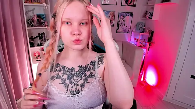Snapshot of AnnieVibe chatting on 04/22/26, 05:31 AnnieVibe online show from 04/22/26, 05:31