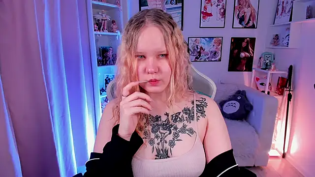 Snapshot of AnnieVibe chatting on 02/22/26, 05:36 AnnieVibe online show from 02/22/26, 05:36