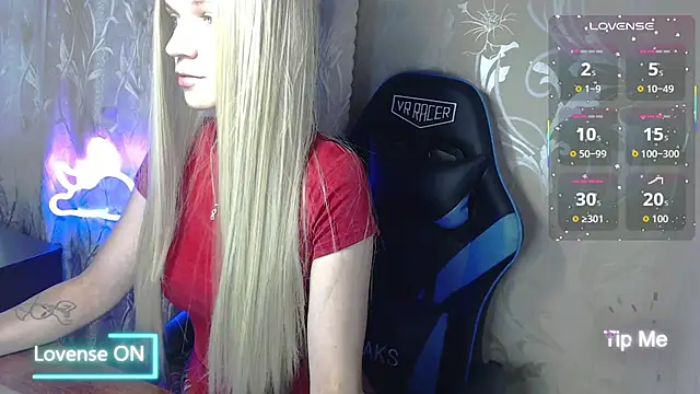 Snapshot of Shiny_Victoria chatting on 07/19/26, 07:17 Shiny Victoria online show from 07/19/26, 07:17