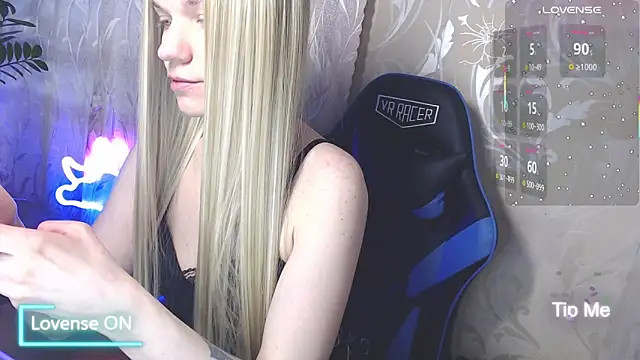 Shiny Victoria online show from 05/17/26, 07:30