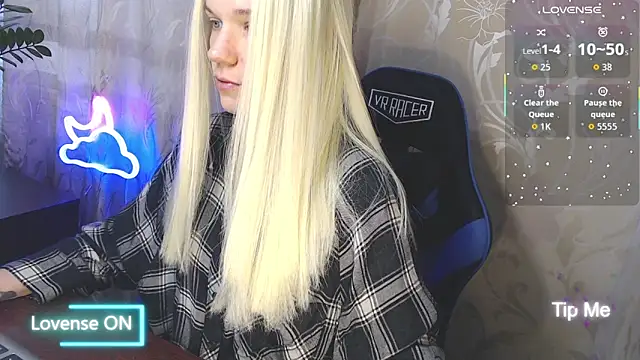 Shiny Victoria online show from 04/02/26, 09:27