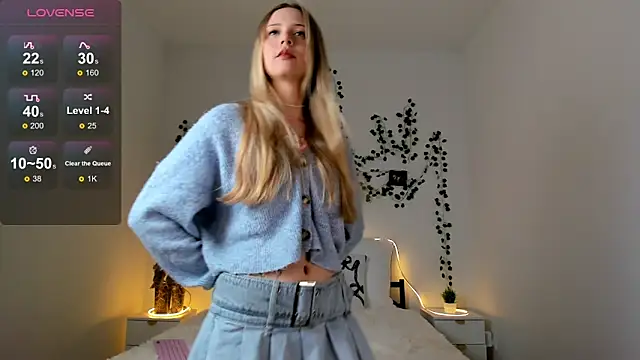 Snapshot of EllyMartinez chatting on 02/18/26, 09:11 EllyMartinez online show from 02/18/26, 09:11